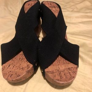 3.5” Stretchy strappy open toe black wedges